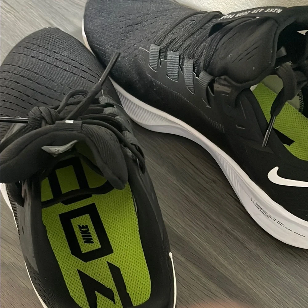 🏃‍♀️ Nike Woman’s Air Zoom Pegasus SZ 9 EUC